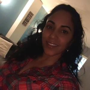 Meet your Posher, Desiree